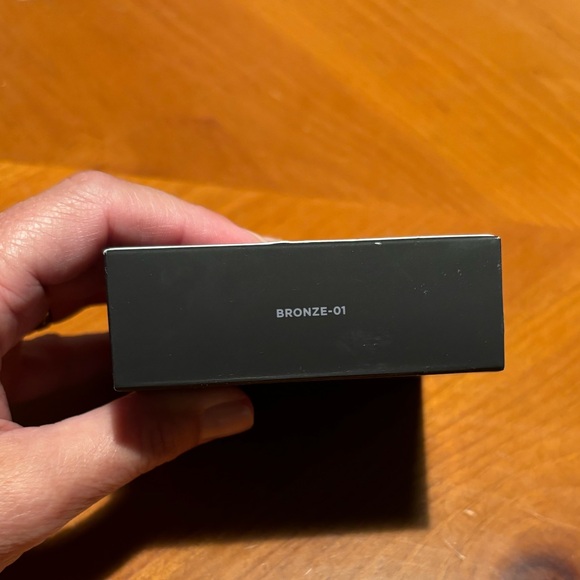 Laura Mercier Matte Radiance Baked Powder Compact Bronzer - Picture 8 of 13